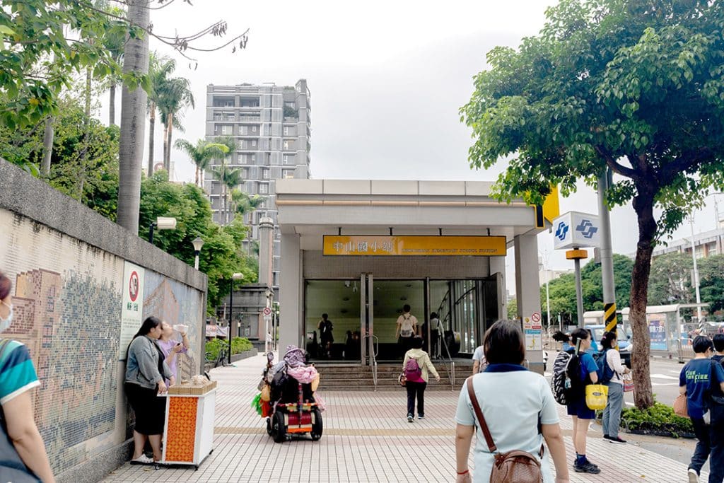 台北都更宅-耕青禾,中山北買房首選,黃金地段全新標竿 2 台北 中山北新建案,捷運中山國小站3分鐘