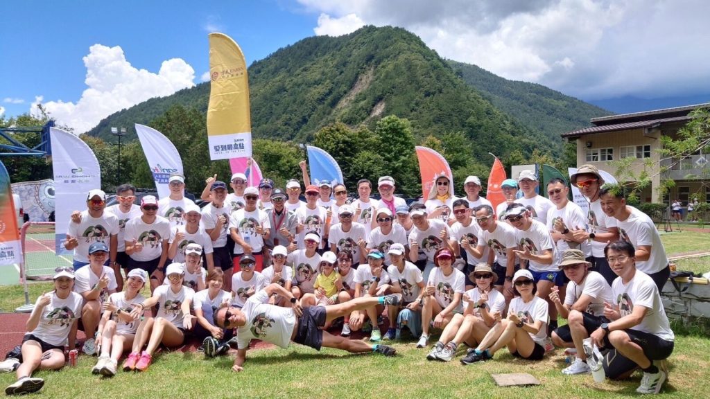 ▍耕建築|耕跑團:愛心接力178公里 勇攀雪山3886公尺送愛偏鄉 1 ▍耕建築|耕跑團:愛心接力178公里 勇攀雪山3886公尺送愛偏鄉